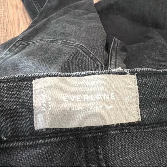 Everlane Cheeky Straight Jean Black - Picture 7 of 8